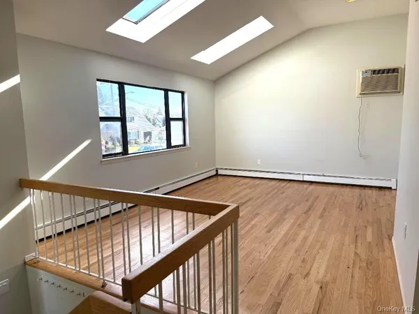 $3,900 | 3 Midwood Avenue, Farmingdale, NY 11735