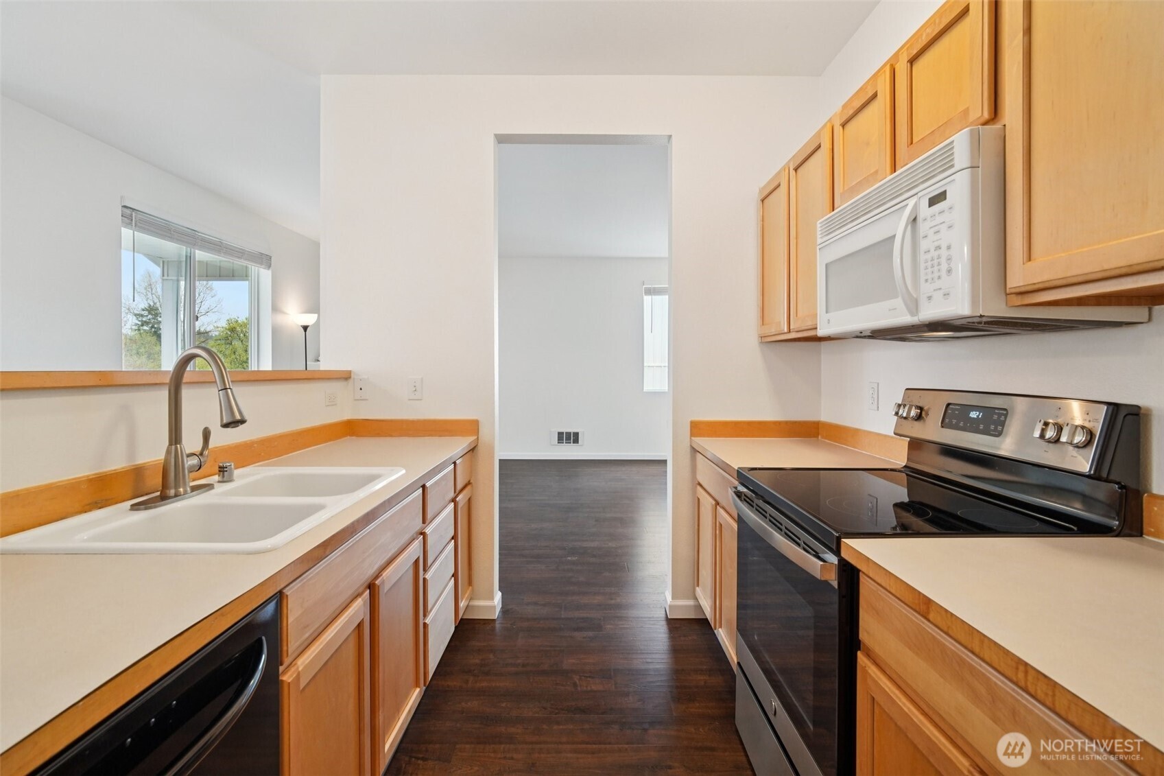 2906 Southeast 8th Place, Unit 2111 Renton, WA 98058 - Photo 12 of 27