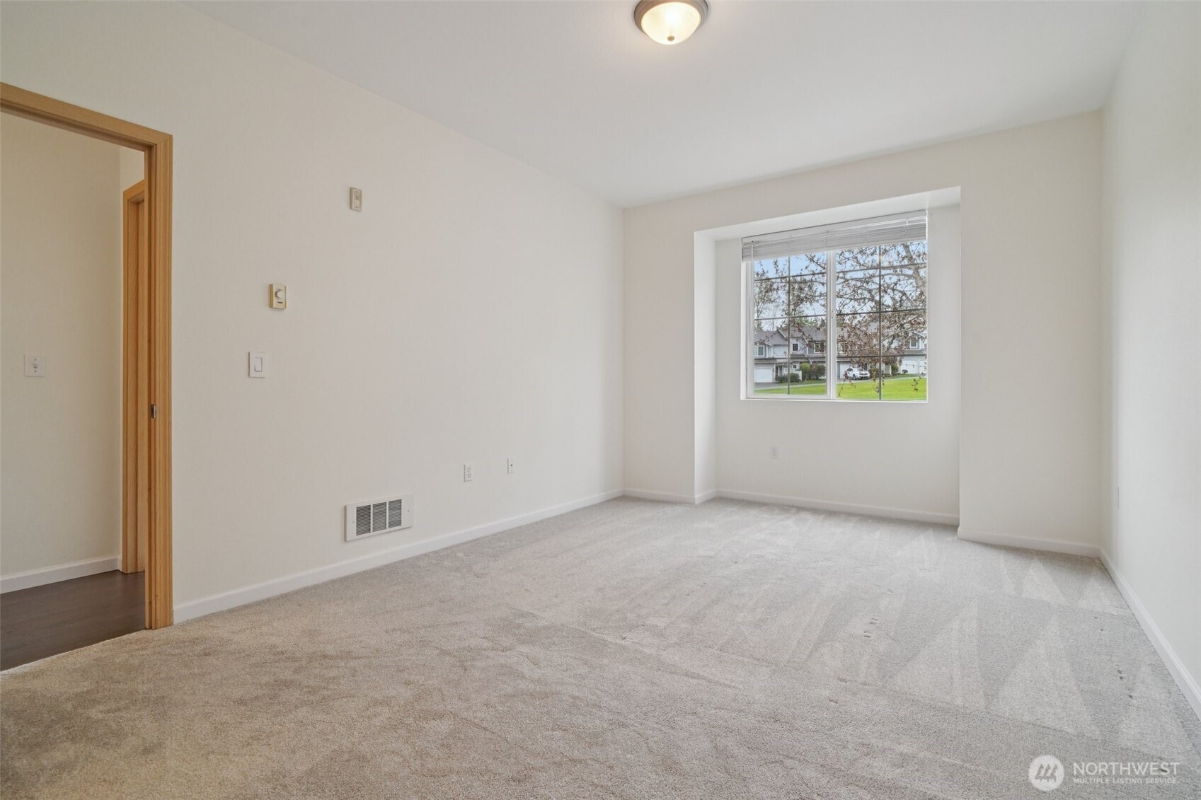 2906 Southeast 8th Place, Unit 2111 Renton, WA 98058 - Photo 17 of 27