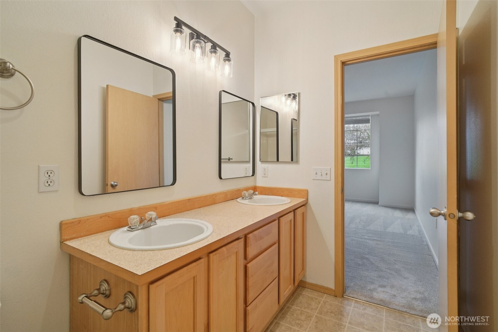 2906 Southeast 8th Place, Unit 2111 Renton, WA 98058 - Photo 19 of 27