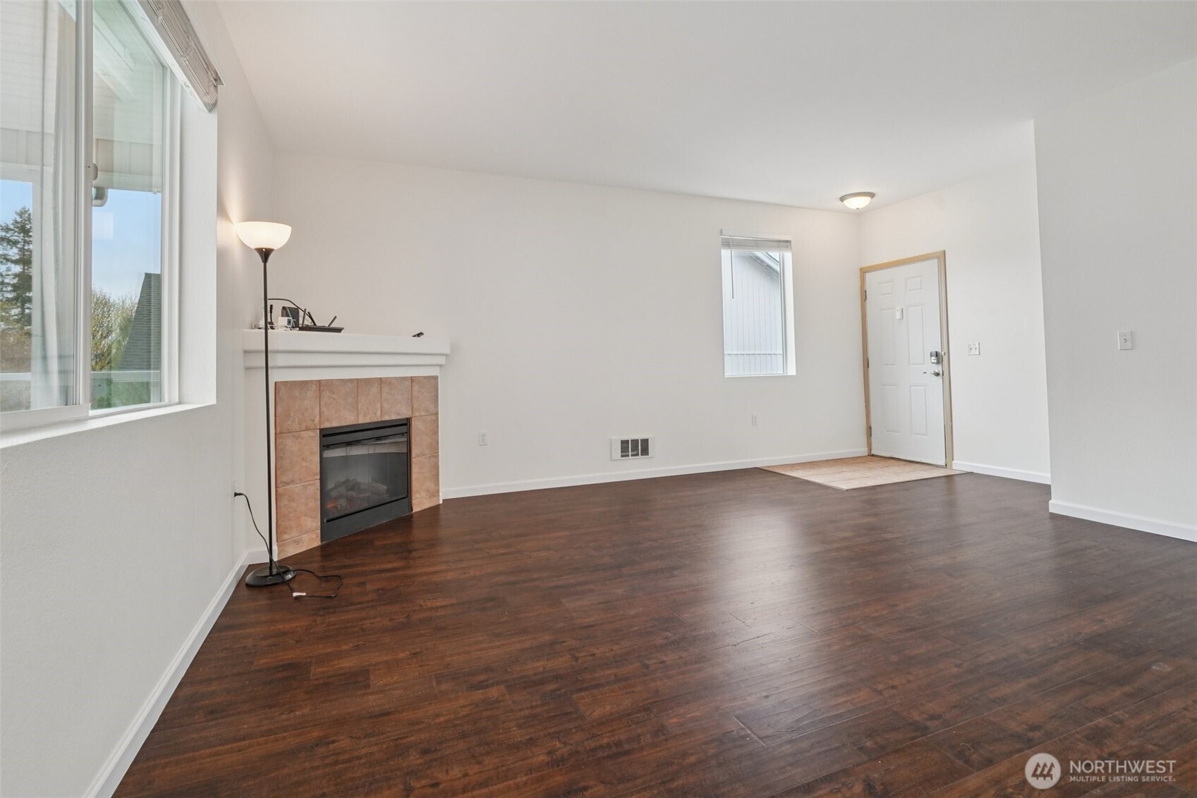 2906 Southeast 8th Place, Unit 2111 Renton, WA 98058 - Photo 7 of 27