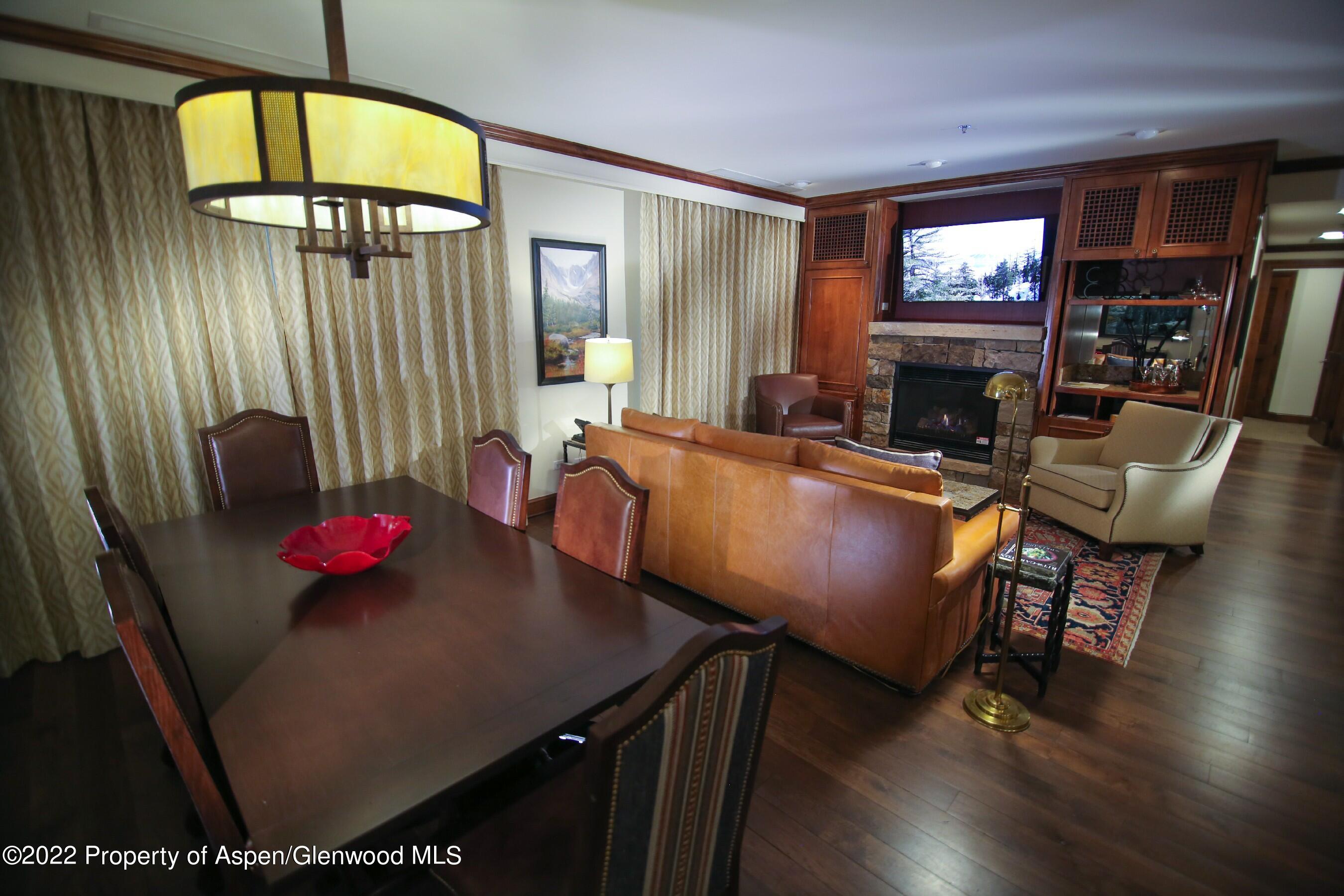 75 Prospector Road, Unit 8404 WINTER INTEREST #5 Aspen, CO 81611 - Photo 21 of 41 AspenLivingRoom1