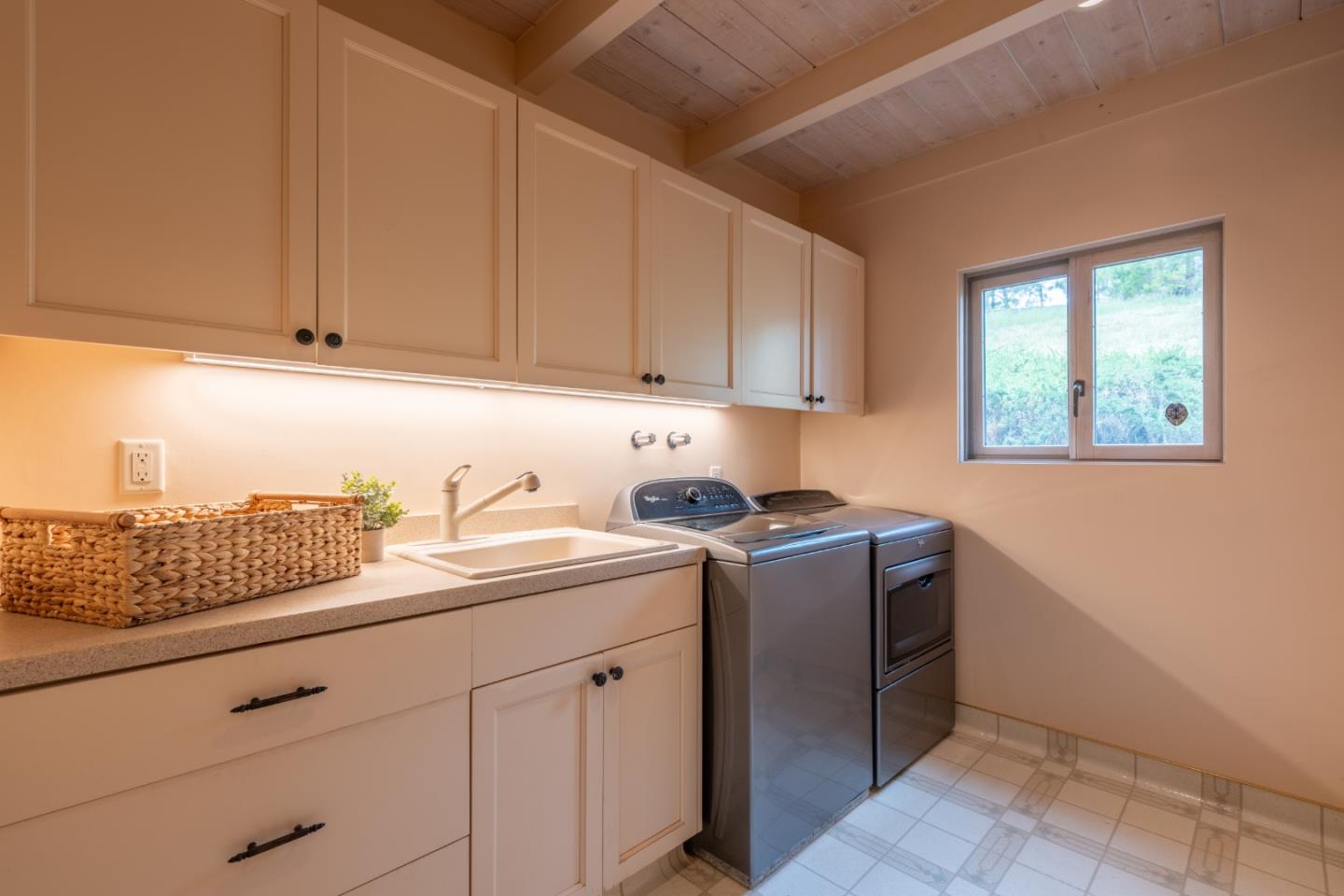 534 Aguajito Road Carmel, CA 93923 - Photo 20 of 47