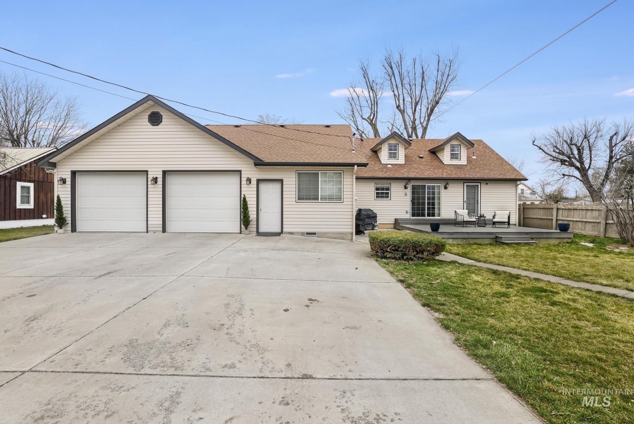 302 Nevada Street Gooding, ID 83330 - Photo 2 of 29
