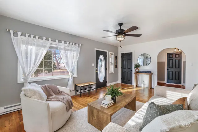 $365,000 | 302 Nevada Street, Gooding, ID 83330