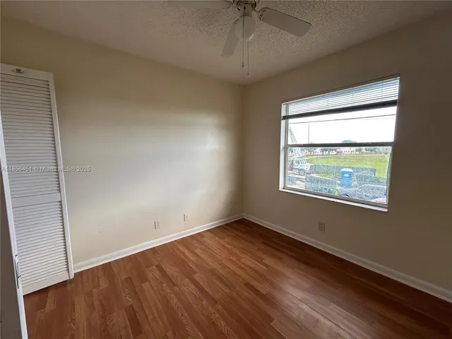 $1,900 | 910 Cypress Way East, Palm Springs, FL 33406