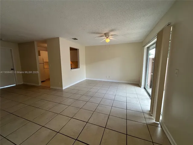 $1,900 | 910 Cypress Way East, Palm Springs, FL 33406