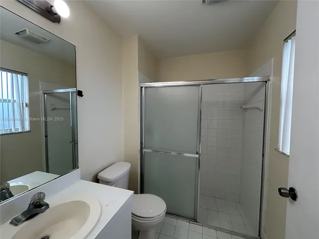 $1,900 | 910 Cypress Way East, Palm Springs, FL 33406