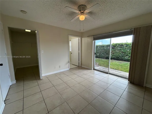 $1,900 | 910 Cypress Way East, Palm Springs, FL 33406