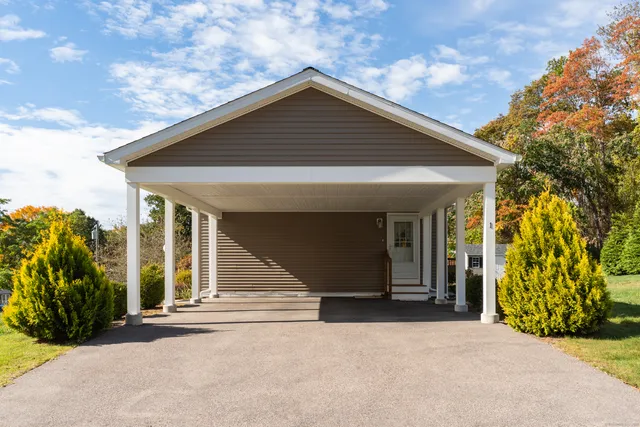 $228,000 | 1 High Ridge Circle, Montville, CT 06382