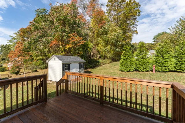 $228,000 | 1 High Ridge Circle, Montville, CT 06382