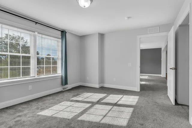 $228,000 | 1 High Ridge Circle, Montville, CT 06382