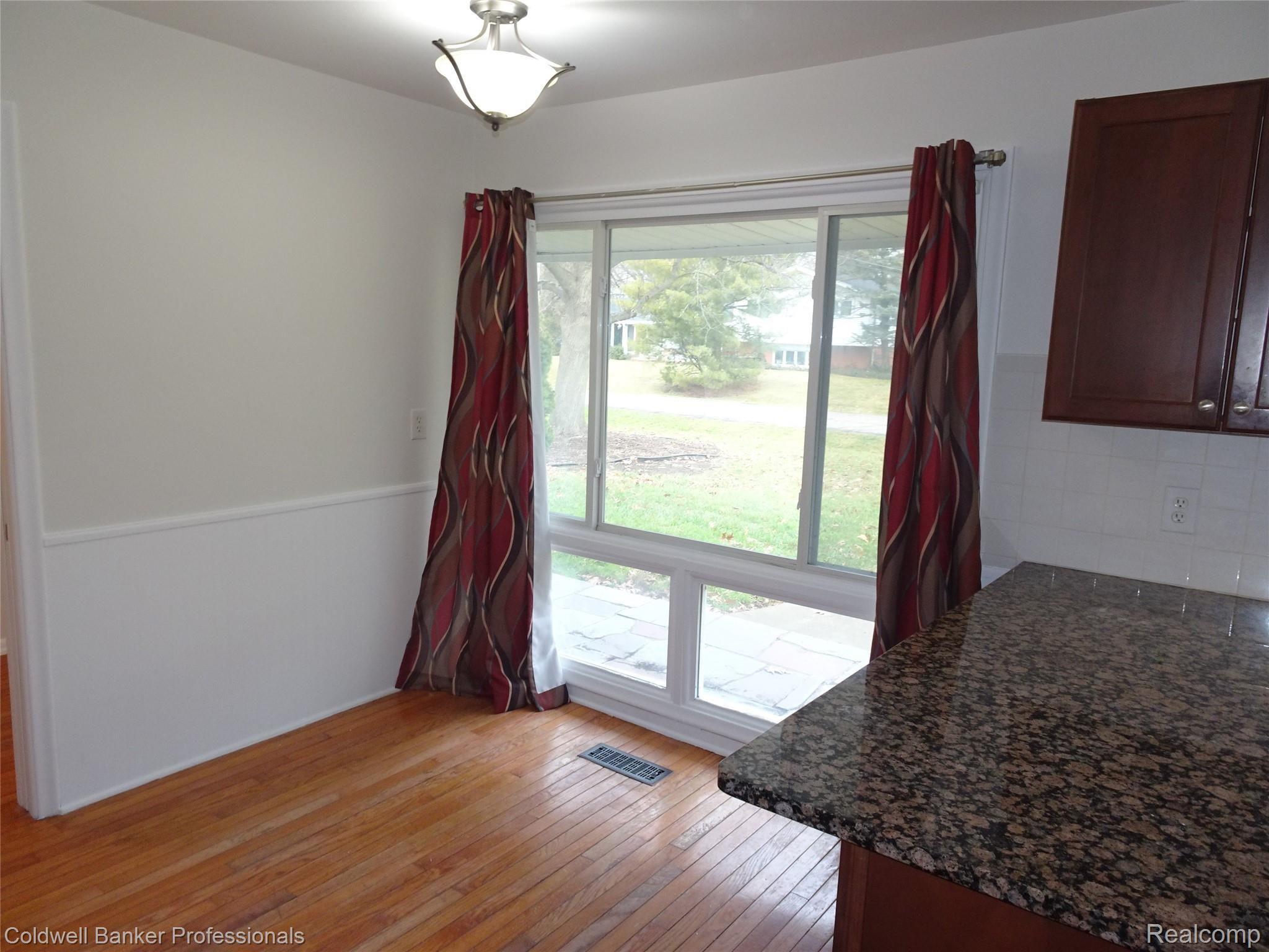 32015 Farmersville Road Farmington, MI 48334 - Photo 19 of 57 DSC05229.JPG