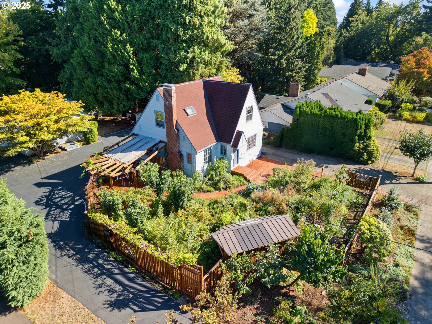 2138 Southeast 76th Avenue, Unit 1 Portland, OR 97215 - Photo 3 of 21 Exterior