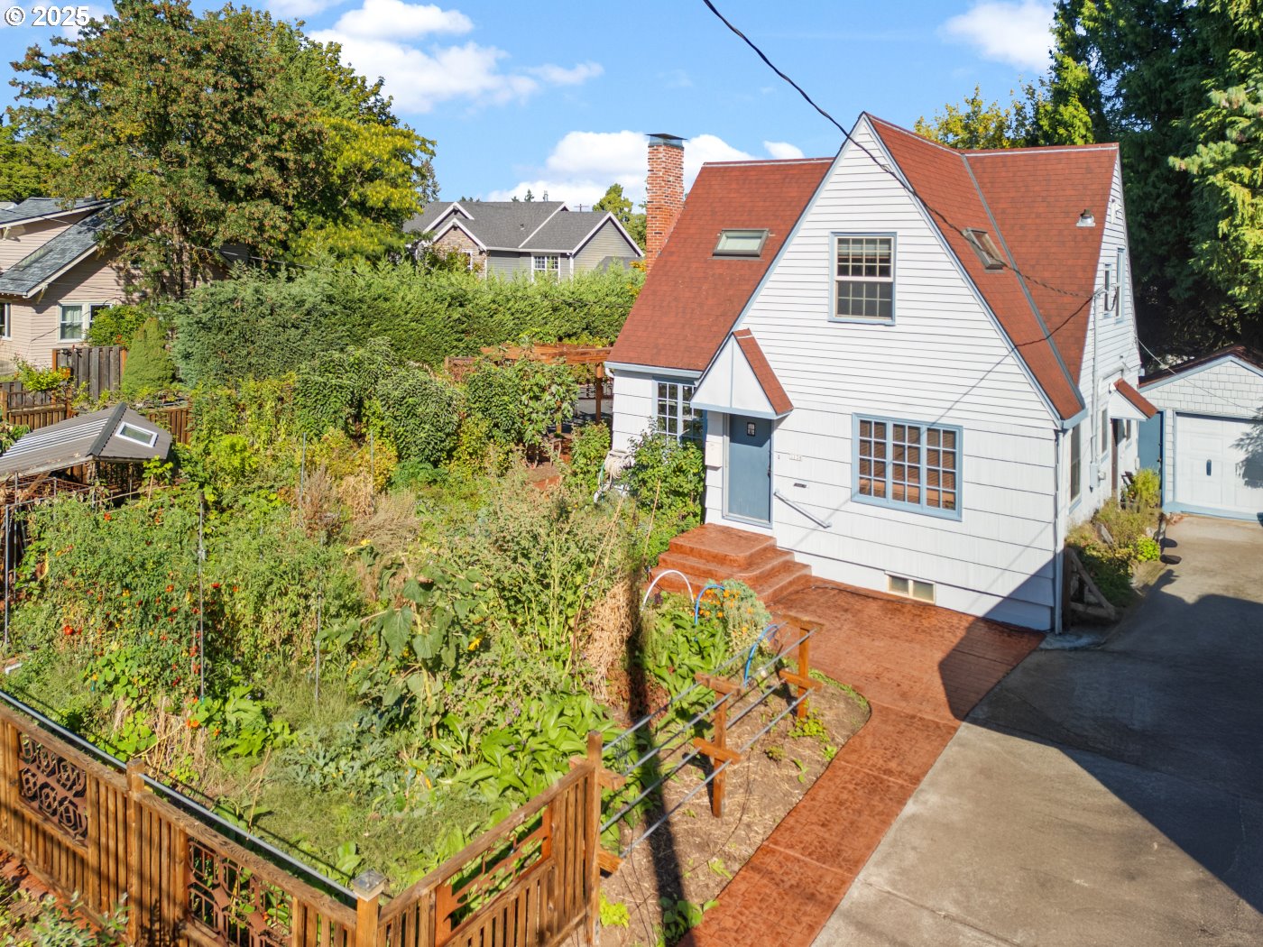 2138 Southeast 76th Avenue, Unit 1 Portland, OR 97215 - Photo 4 of 21 Exterior