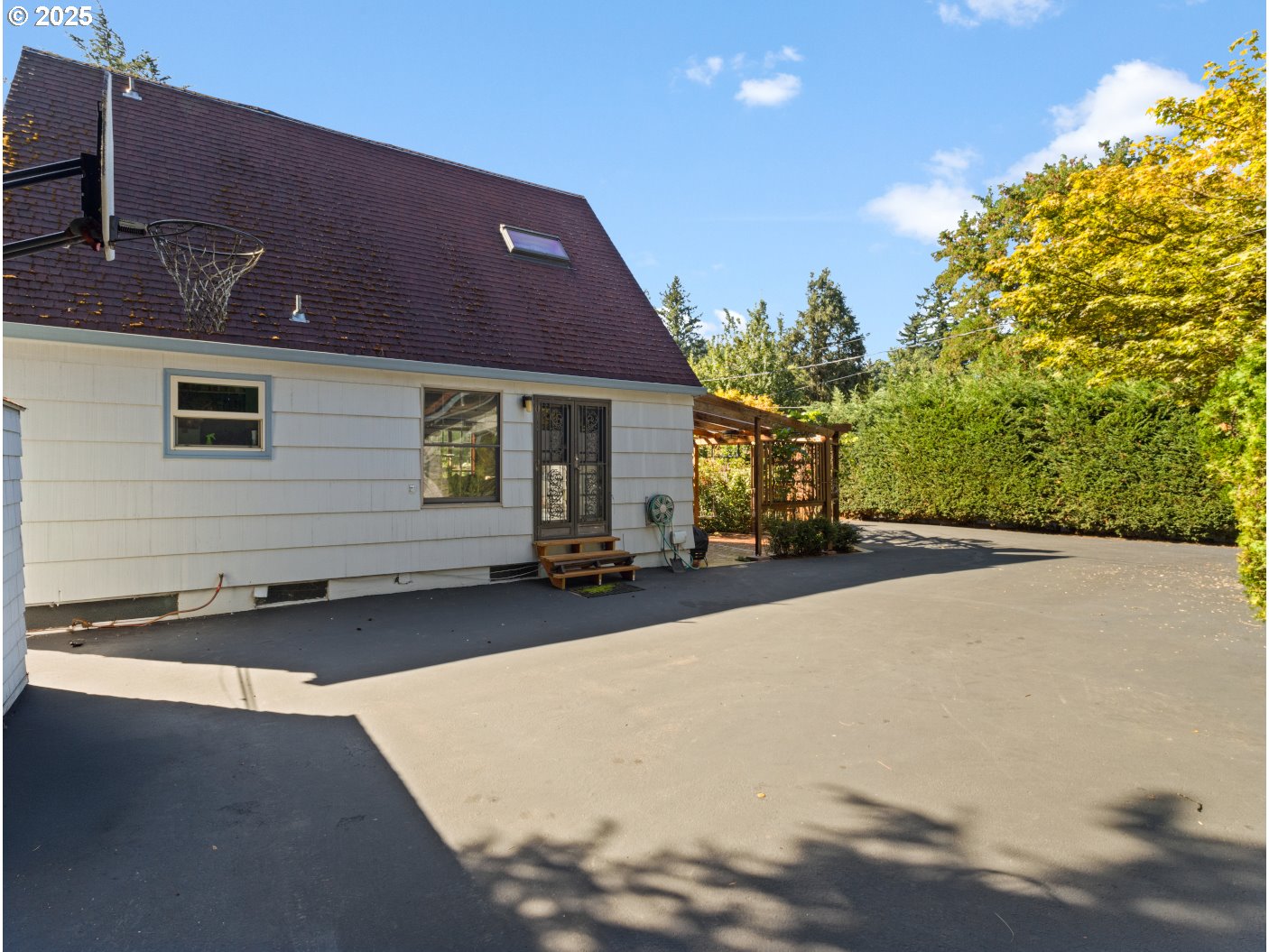 2138 Southeast 76th Avenue, Unit 1 Portland, OR 97215 - Photo 9 of 21 Exterior