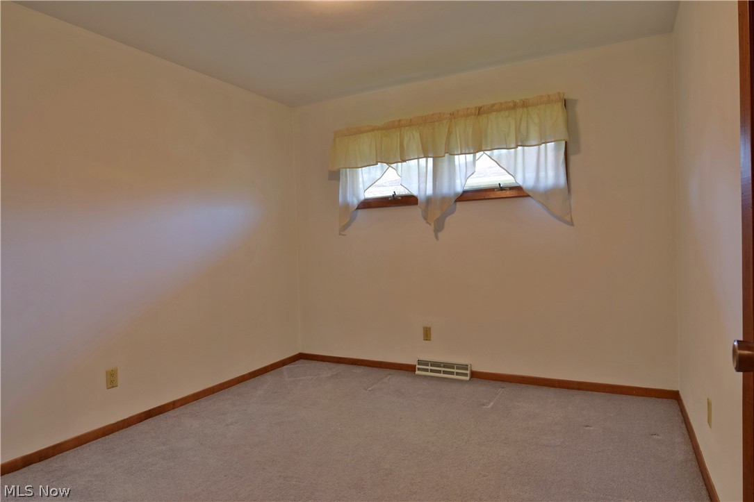 4270 Templeton Road Northwest Warren, OH 44481 - Photo 23 of 35 Gallery Image 23