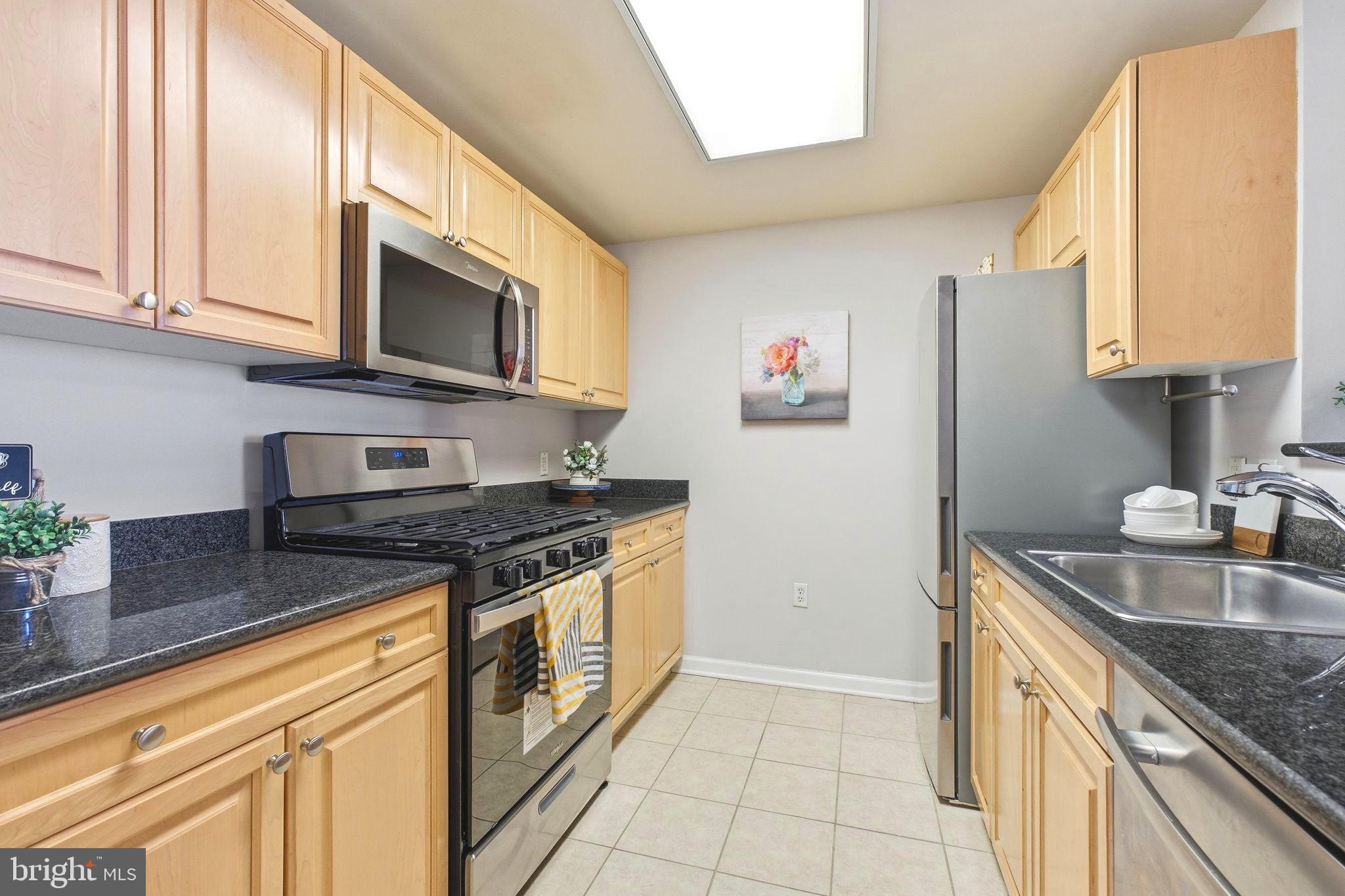 2726 Gallows Road, Unit 510 Vienna, VA 22180 - Photo 9 of 32