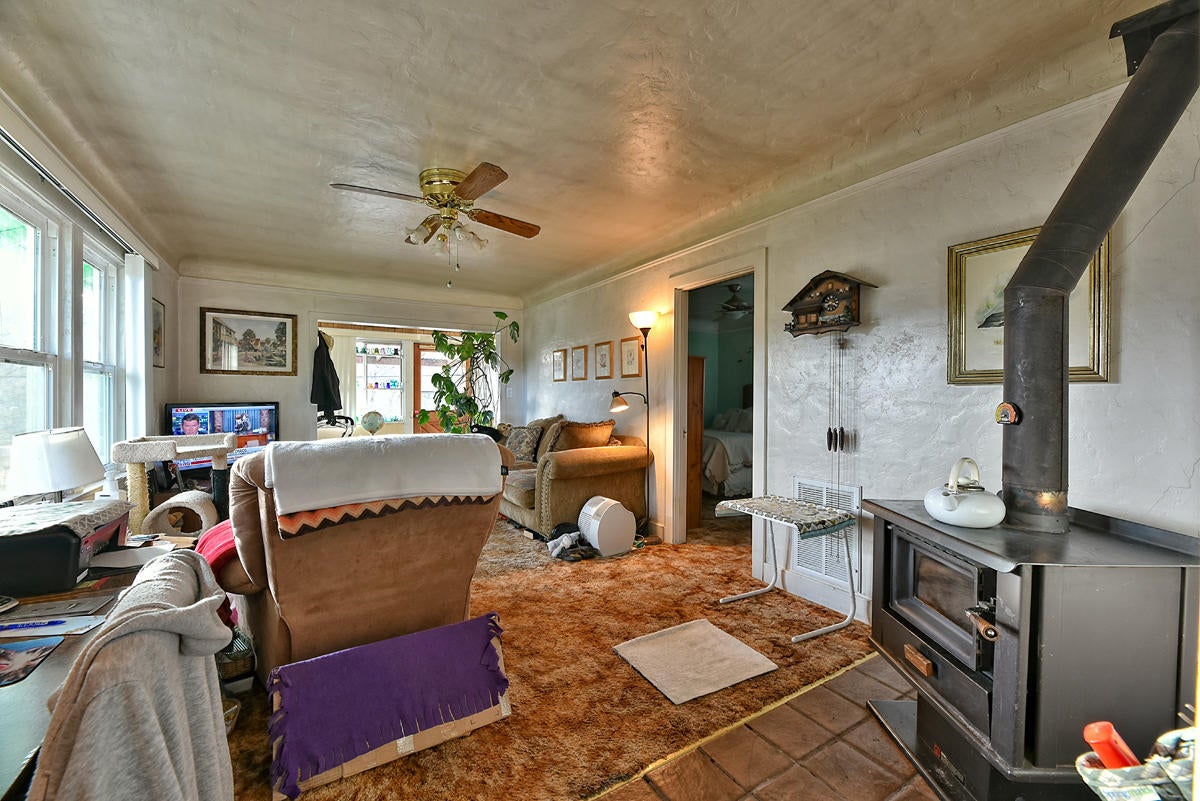 404 Upper River Road Gold Hill, OR 97525 - Photo 13 of 41 12