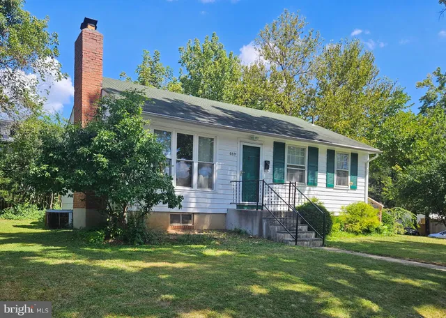 $700,000 | 6401 Stoneham Road, Bethesda, MD 20817