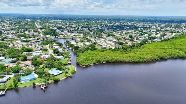 $1,250,000 | 702 Southeast Adams Court, Port St. Lucie, FL 34984