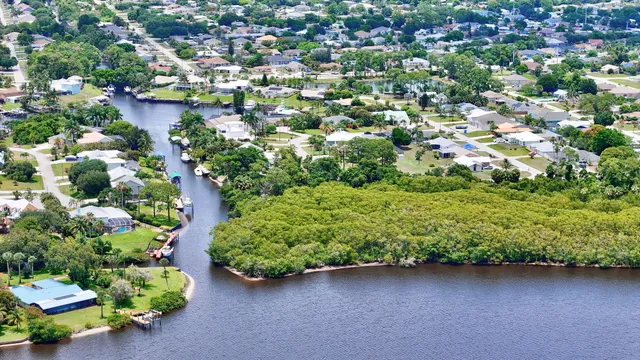 $1,250,000 | 702 Southeast Adams Court, Port St. Lucie, FL 34984