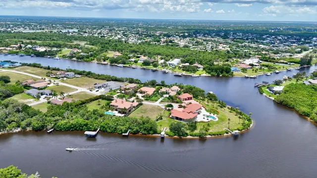 $1,250,000 | 702 Southeast Adams Court, Port St. Lucie, FL 34984