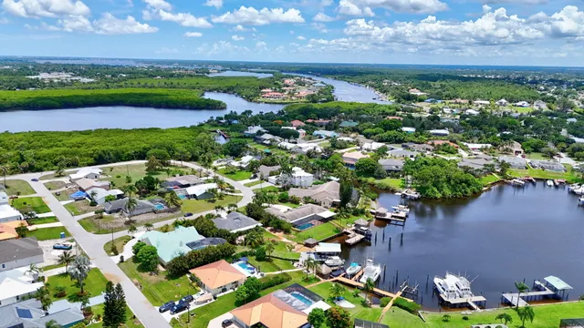 $1,250,000 | 702 Southeast Adams Court, Port St. Lucie, FL 34984
