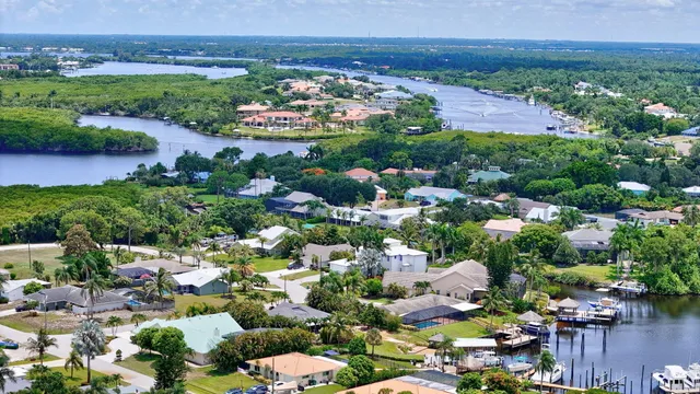 $1,250,000 | 702 Southeast Adams Court, Port St. Lucie, FL 34984