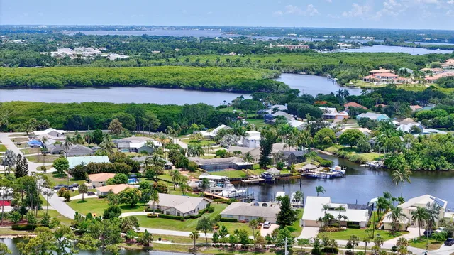 $1,250,000 | 702 Southeast Adams Court, Port St. Lucie, FL 34984