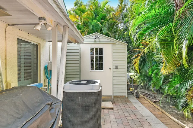 $1,250,000 | 702 Southeast Adams Court, Port St. Lucie, FL 34984