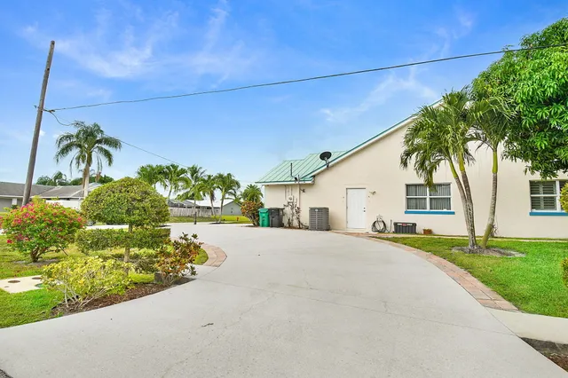 $1,250,000 | 702 Southeast Adams Court, Port St. Lucie, FL 34984