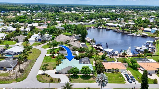 $1,250,000 | 702 Southeast Adams Court, Port St. Lucie, FL 34984