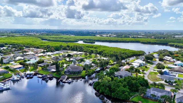 $1,250,000 | 702 Southeast Adams Court, Port St. Lucie, FL 34984