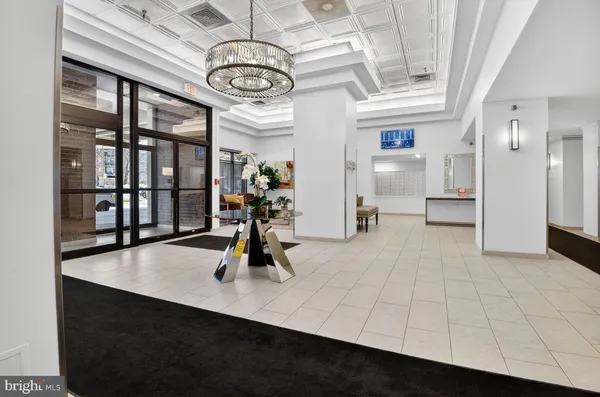 $399,998 | 1808 Old Meadow Road, Unit 1105, McLean, VA 22102