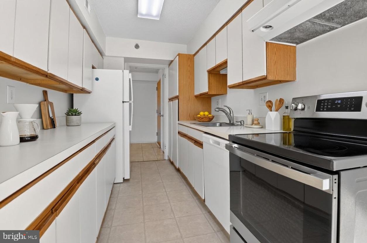 1808 Old Meadow Road, Unit 1105 McLean, VA 22102 - Photo 14 of 32