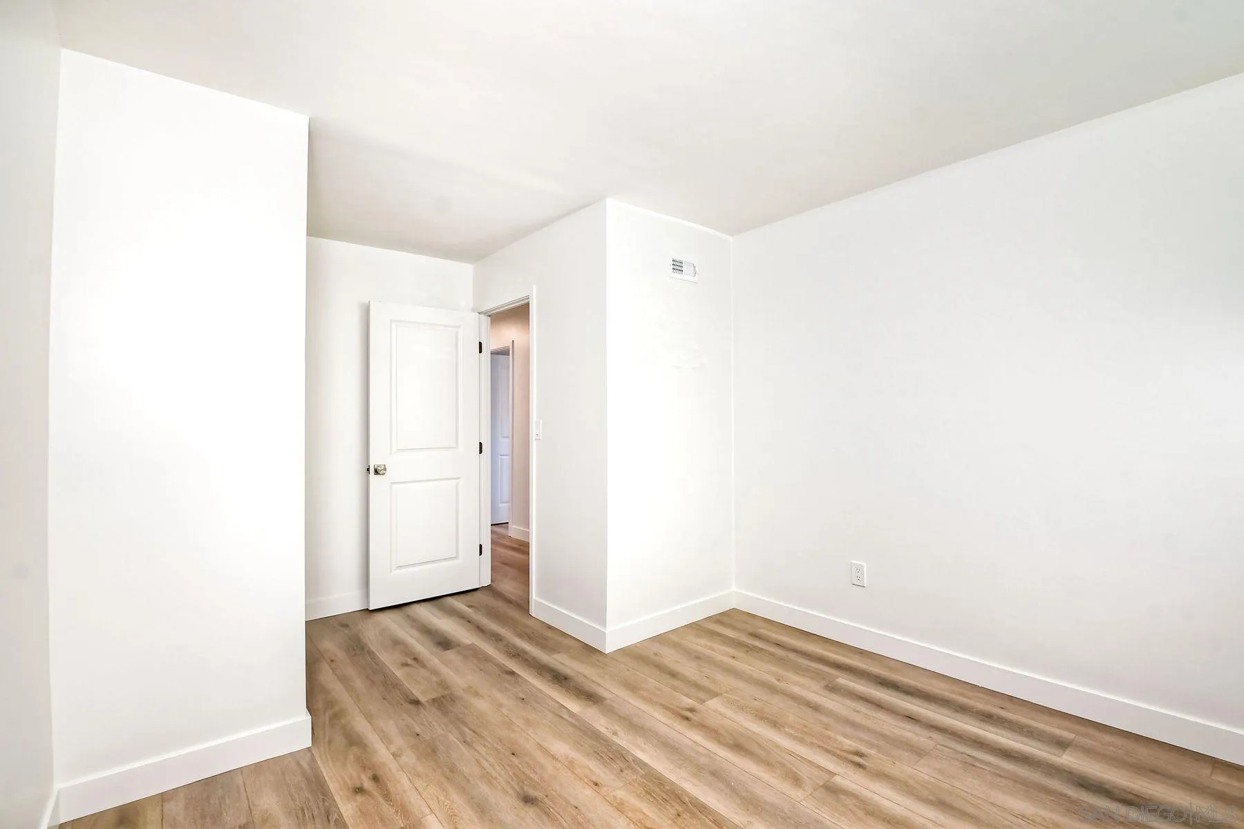 9045 Inverness Road Santee, CA 92071 - Photo 14 of 28 a view of a room with wooden floor