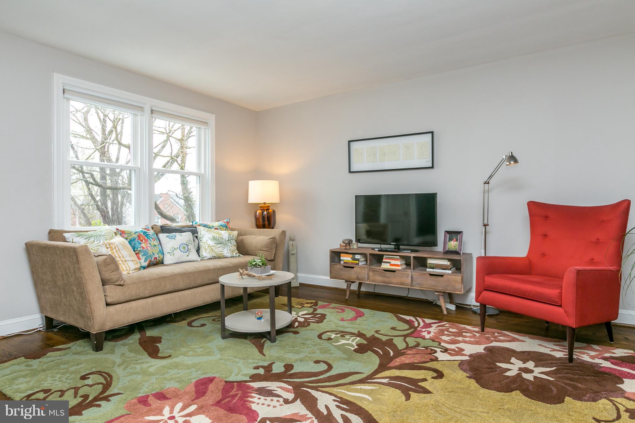 3922 Rexmere Road Baltimore, MD 21218 - Photo 4 of 26 Living Room