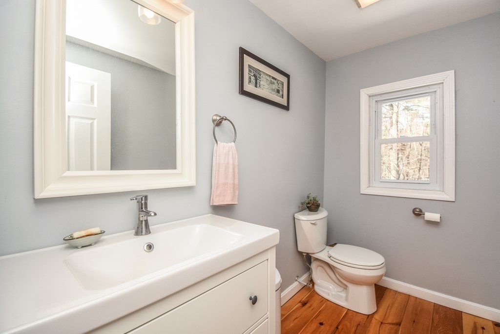 872 Northfield Road Lunenburg, MA 01462 - Photo 15 of 39