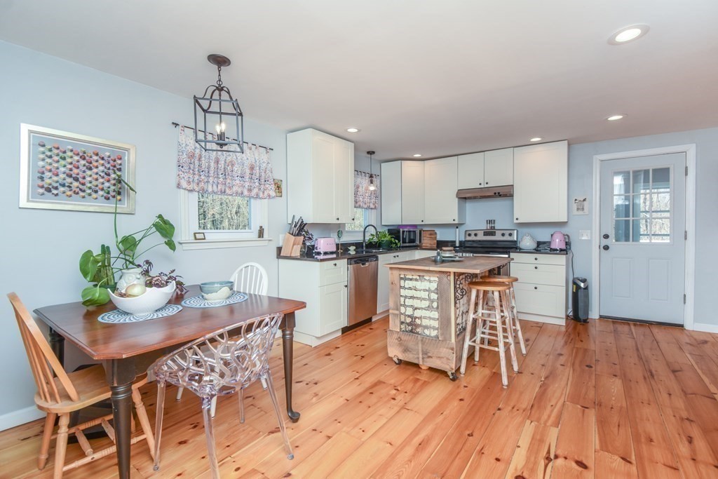 872 Northfield Road Lunenburg, MA 01462 - Photo 18 of 39