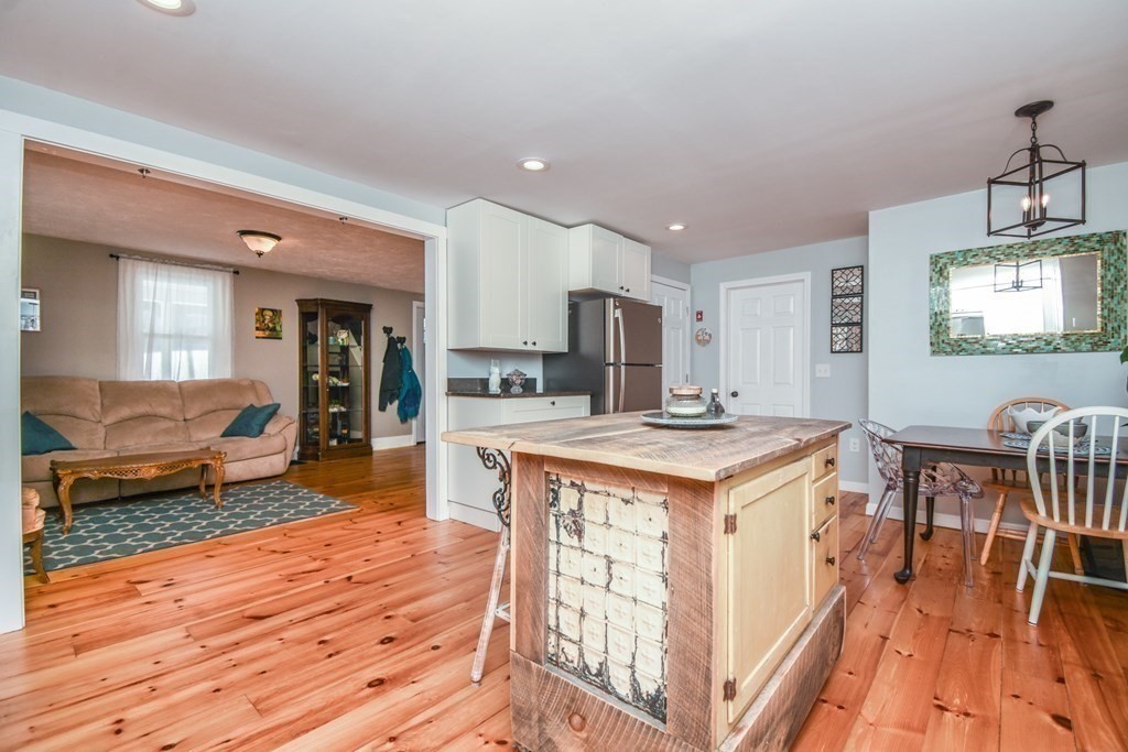 872 Northfield Road Lunenburg, MA 01462 - Photo 21 of 39