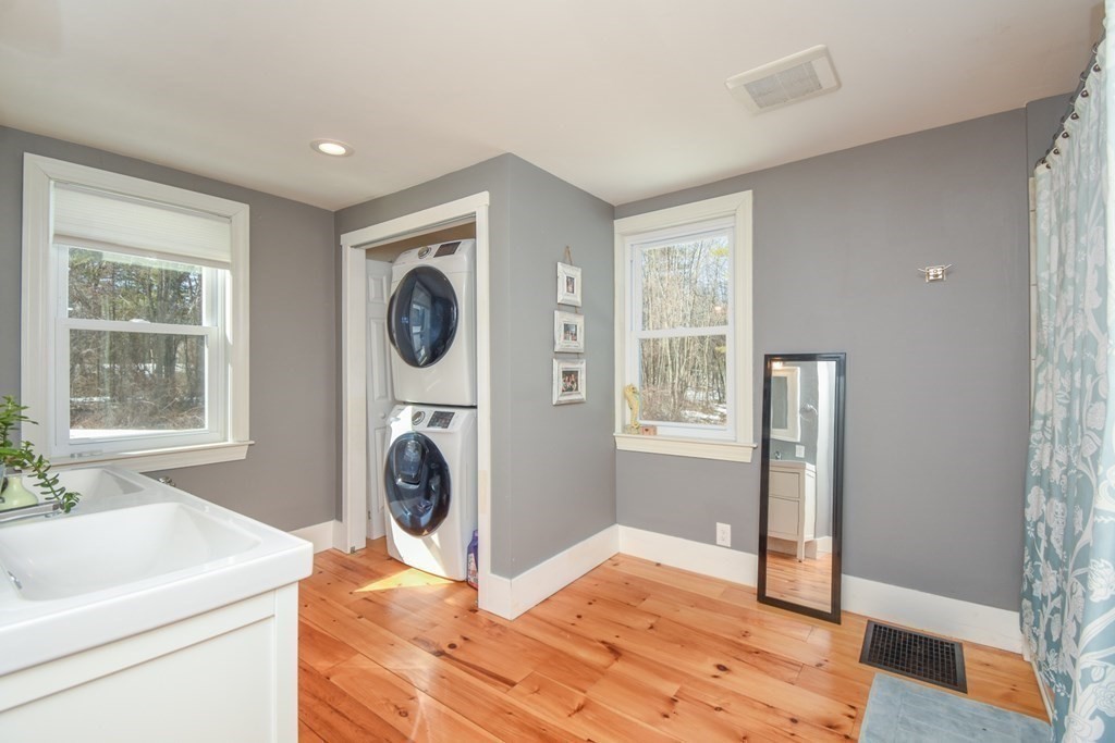 872 Northfield Road Lunenburg, MA 01462 - Photo 31 of 39