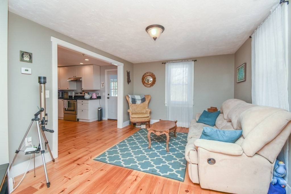 872 Northfield Road Lunenburg, MA 01462 - Photo 8 of 39