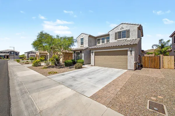 $2,700 | 7104 West Spur Drive, Peoria, AZ 85383