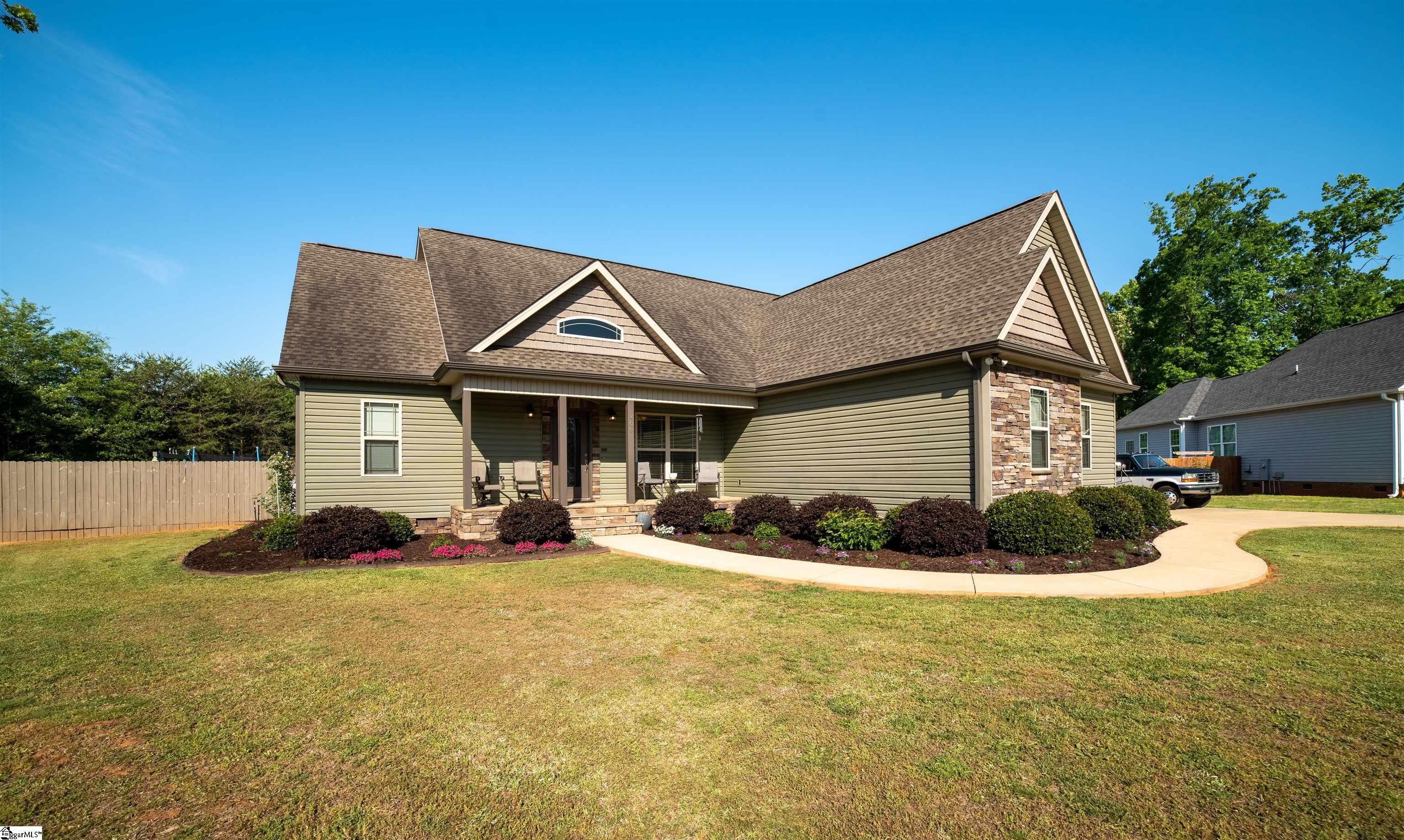 269 Woodcrest Court Inman, SC 29349 - Photo 3 of 35 Gallery Image 3