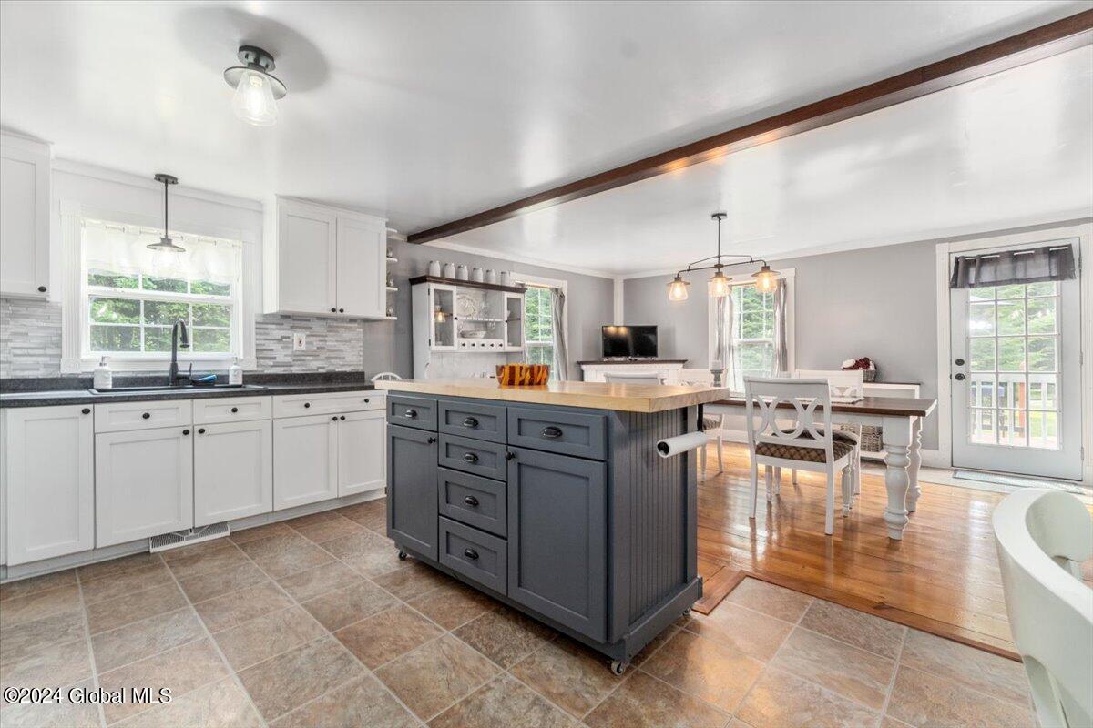 522 Sand Hill Road Greenfield, NY 12833 - Photo 11 of 60 56-DSC03489