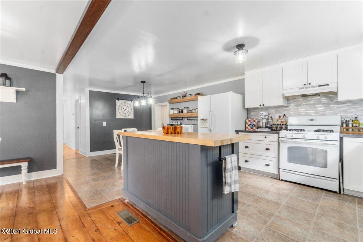 522 Sand Hill Road Greenfield, NY 12833 - Photo 13 of 60 52-DSC03481