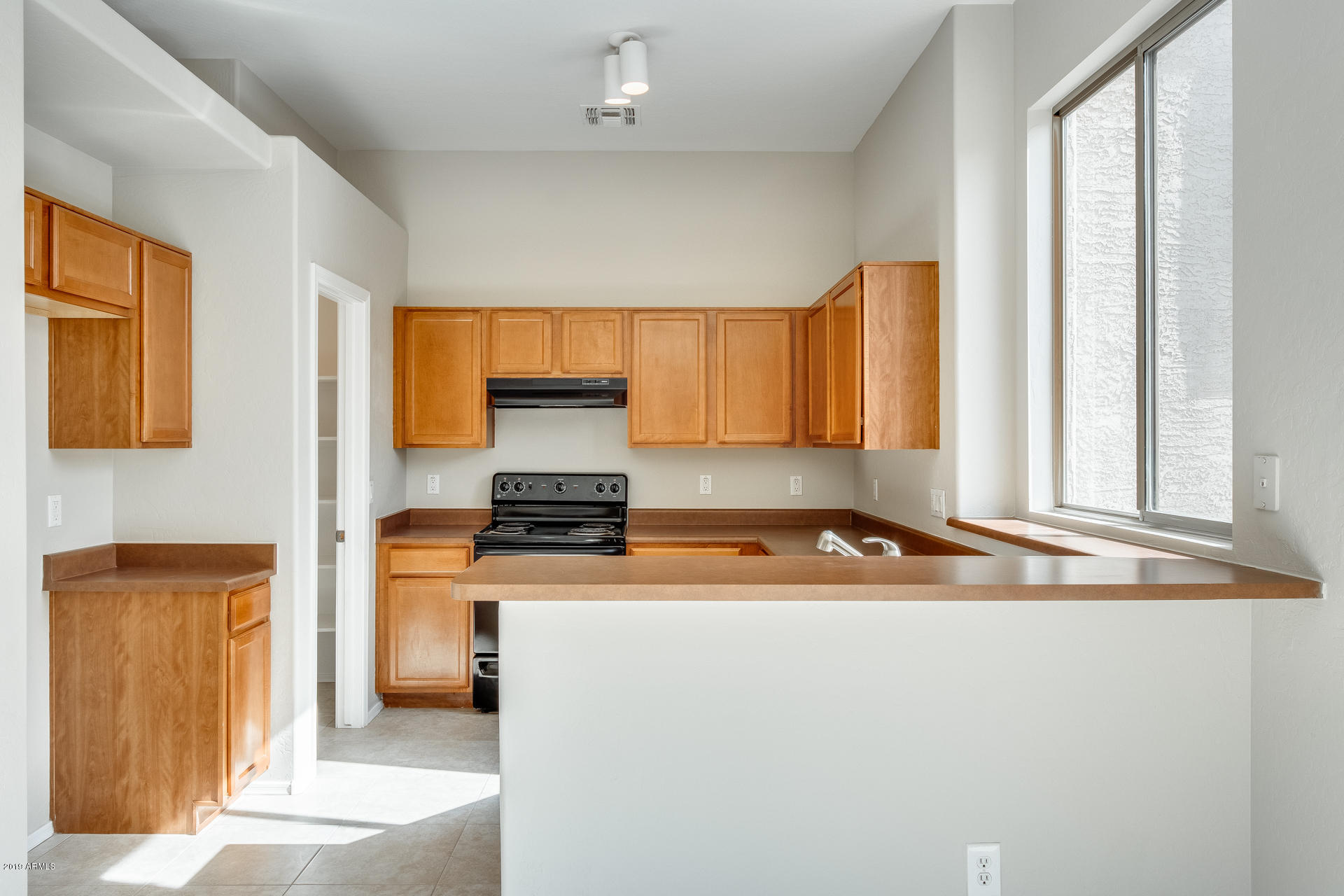 417 West Beautiful Lane Phoenix, AZ 85041 - Photo 2 of 33