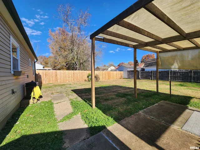 $82,900 | 201 Lindsey Avenue, Metropolis, IL 62960