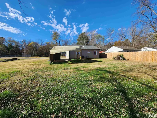 $82,900 | 201 Lindsey Avenue, Metropolis, IL 62960